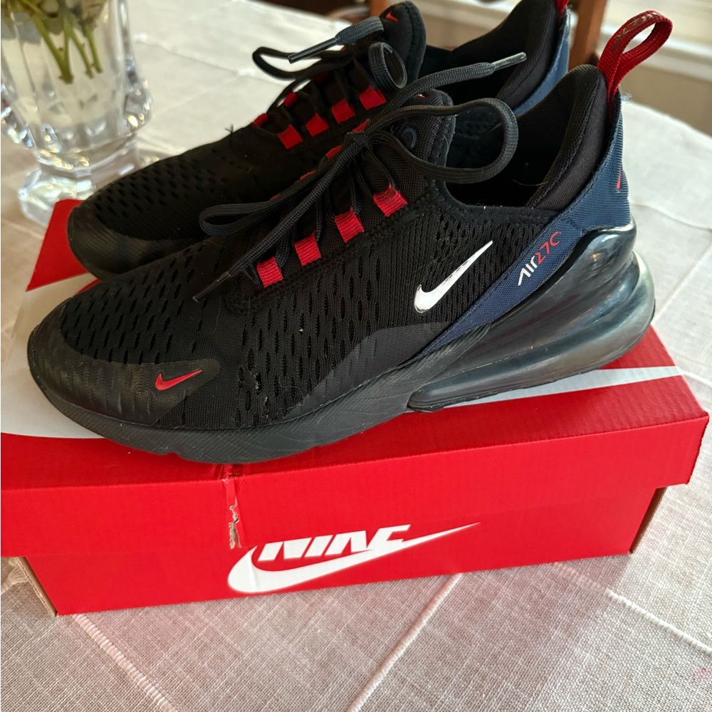 Nike Air Max 270 6.5Y Black/Red Athletic Sneakers